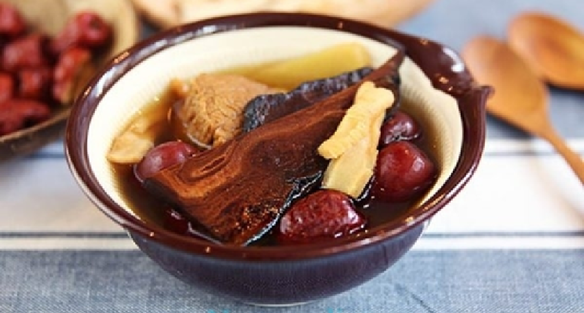 Cách nấu nước nấm linh chi táo đỏ