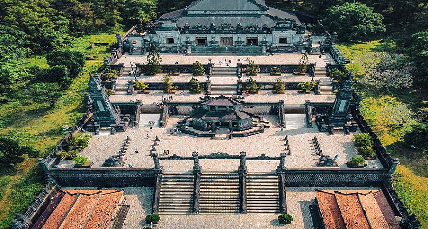 Lăng Khải Định: lịch sử, kiến trúc và kinh nghiệm tham quan 2026