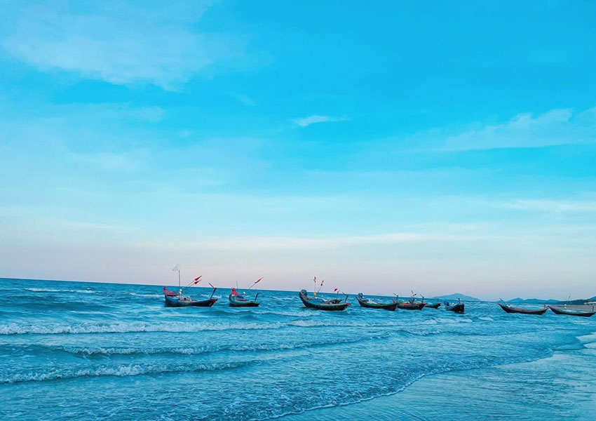 Vẻ đẹp hoang sơ bãi biển Xuân Song Hà Tĩnh níu lòng du khách