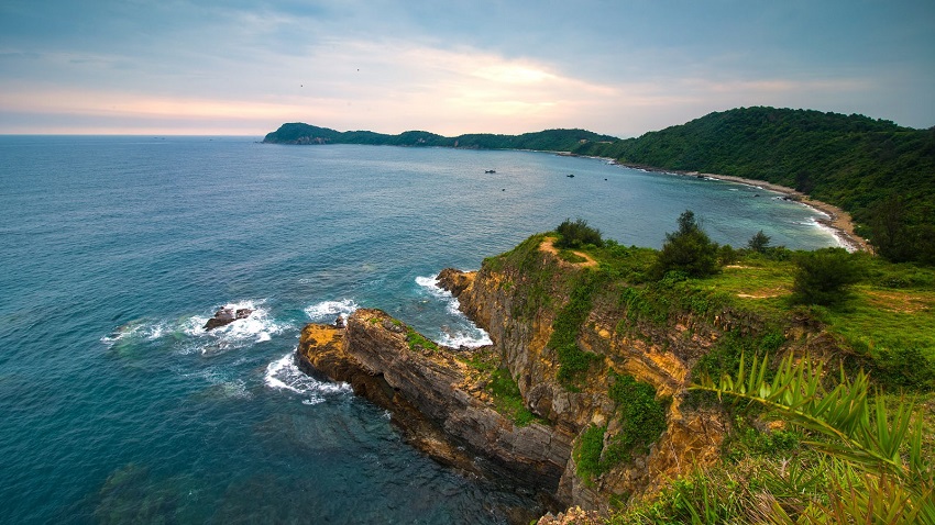 BÃI ĐÁ MÓNG RỒNG TRÊN ĐẢO CÔ TÔ