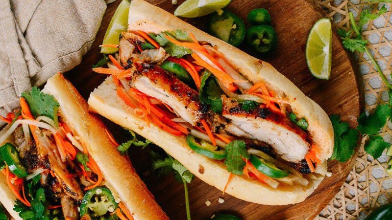 Bánh Mì Hội An 2026: Ăn Ở Đâu, Giá Và Quán Nên Thử