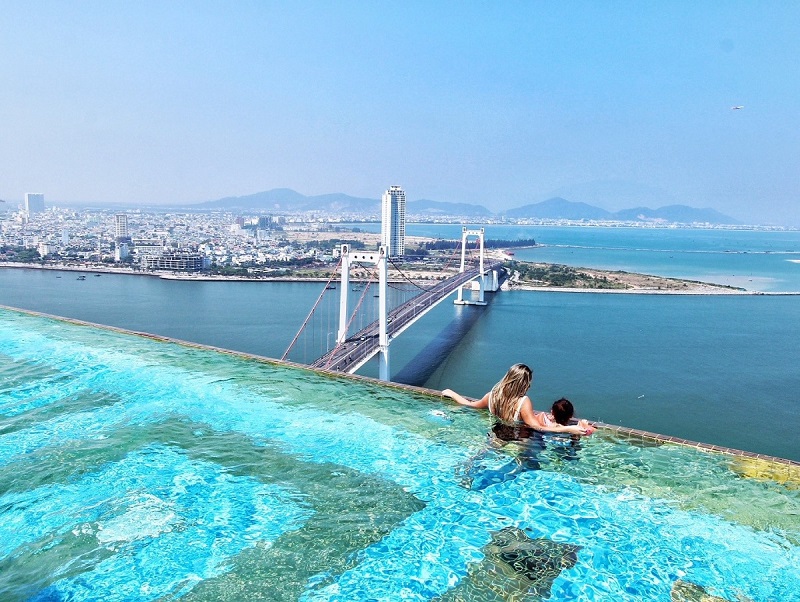 Khám phá top 7 khách sạn có hồ bơi ở Đà Nẵng hot nhất hiện nay
