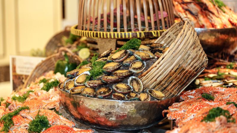 Buffet-hai-san-da-nang-16.jpg Buffet Hải Sản Đà Nẵng 2026: Giá Vé, Quán Ngon Và Kinh Nghiệm Đi Ăn