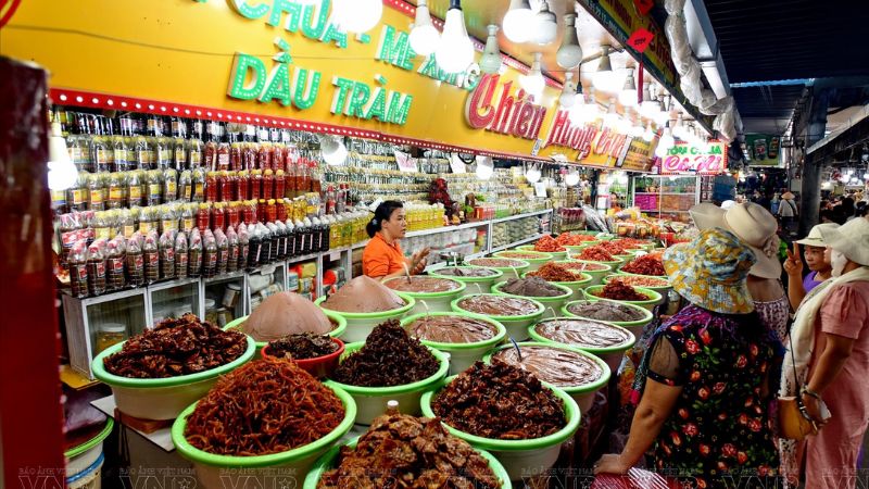 Các Chợ Ở Huế Nên Ghé Khi Muốn Mua Đặc Sản Và Ăn Uống