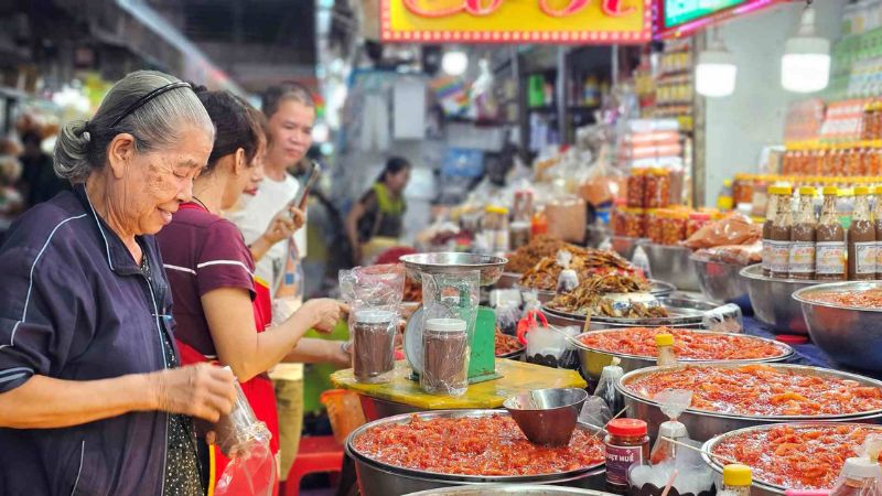 Các Chợ Ở Huế Nên Ghé Khi Muốn Mua Đặc Sản Và Ăn Uống