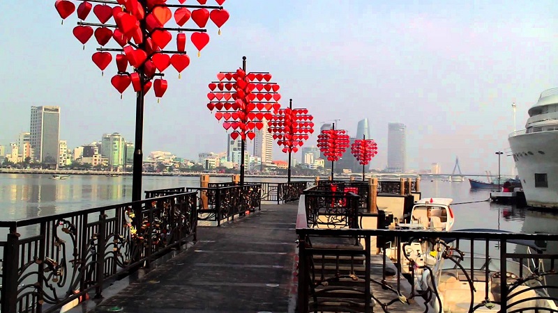 Cầu Khóa Tình Yêu Đà Nẵng - Điểm Đến Lãng Mạn Bên Dòng Sông Hàn