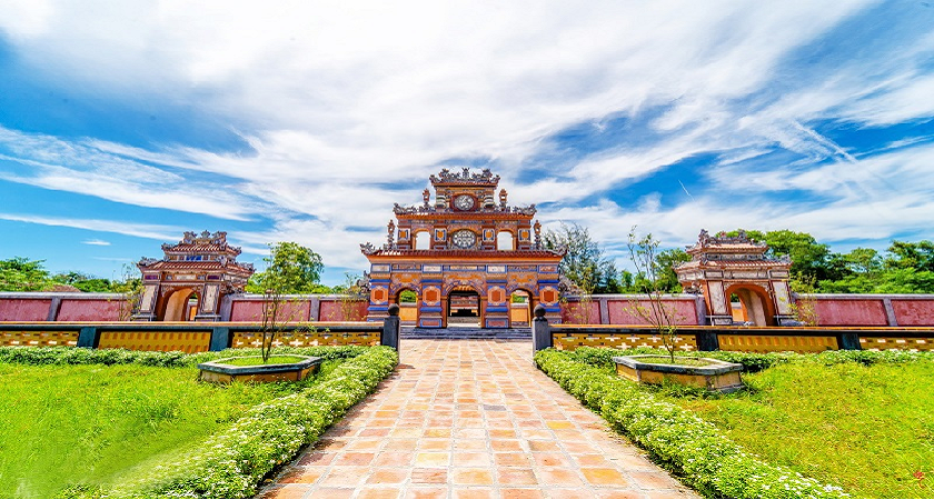 Lăng Dục Đức Huế: lịch sử, kiến trúc và kinh nghiệm tham quan 2026