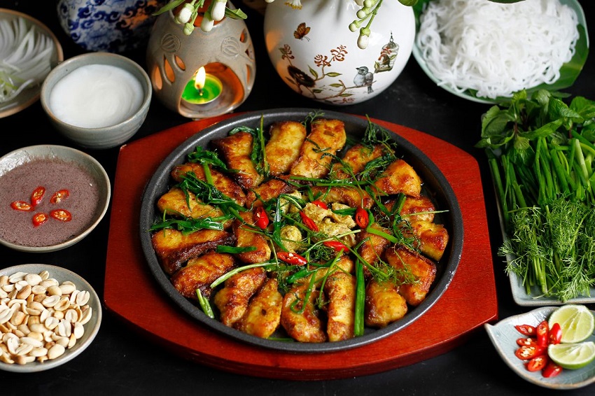 Thưởng thức chả cá Lã Vọng Hà Nội chuẩn vị truyền thống