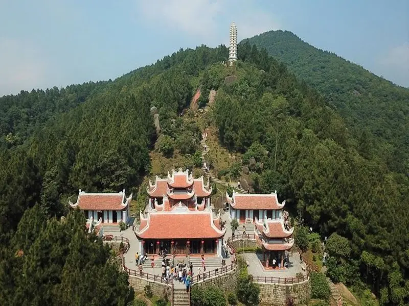 Chuyến hành hương đến chùa Hương - Nét đặc sắc văn hóa và tâm linh