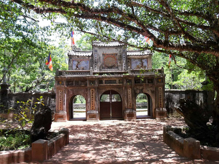 Chùa Từ Hiếu Huế - ngôi chùa cổ kính mang đậm nét kiến trúc cũ