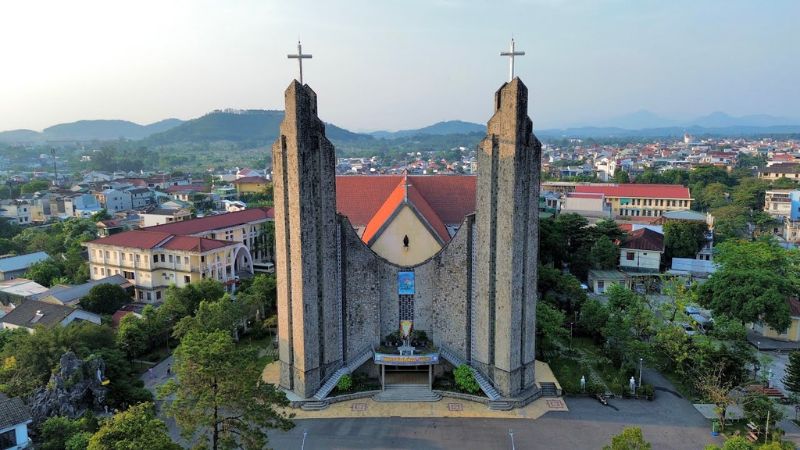 Nhà thờ Chính tòa Phủ Cam