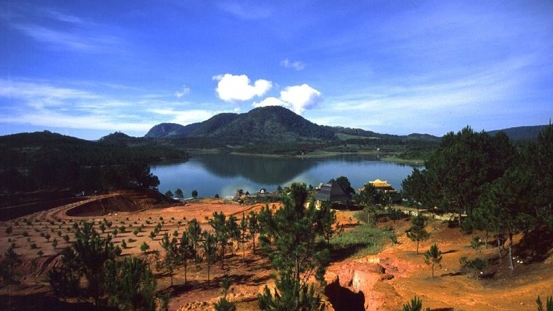 doi-nui-va-dia-diem-ngam-canh-o-hue-3.jpg Núi Ngự Bình – điểm ngắm cảnh quen thuộc gần đô thị
