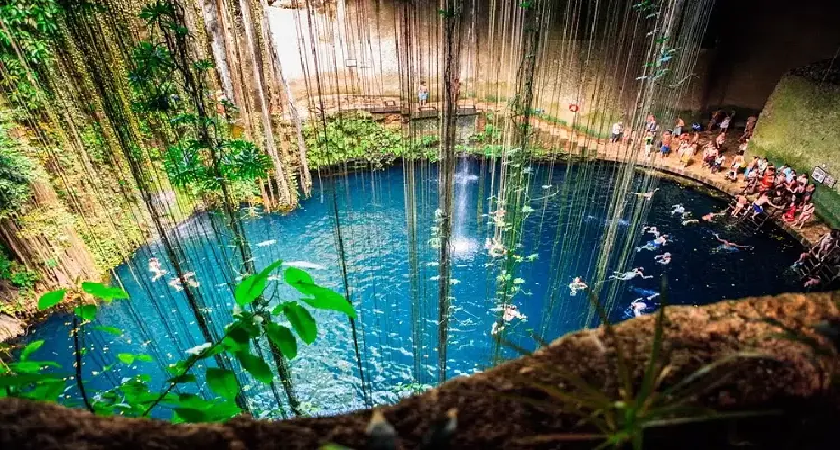 Giếng Trời Đà Nẵng: trekking, cắm trại, đường đi chi tiết 2026