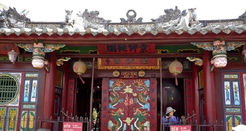 Chùa Ông Hội An: lịch sử, giờ mở cửa, kinh nghiệm vãn cảnh 2026