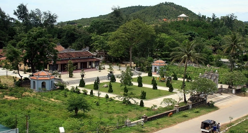 Chùa Quốc Ân Huế: lịch sử, giờ mở cửa, kinh nghiệm vãn cảnh 2026