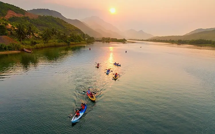 Hồ Đồng Xanh – Đồng Nghệ - Điểm đến hấp dẫn bạn không nên bỏ qua