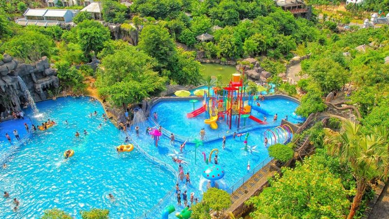 Công viên Suối khoáng nóng Núi Thần Tài