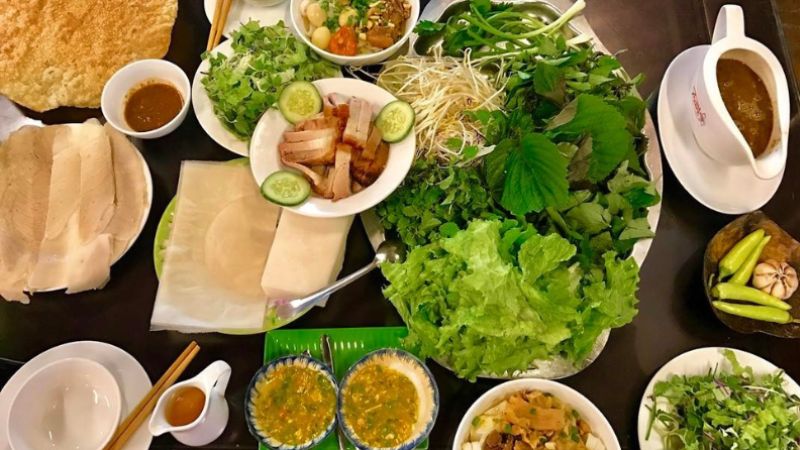 Ẩm Thực Trần Đà Nẵng: Review 2 Chi Nhánh, Món Nổi Bật và Giá Tham Khảo