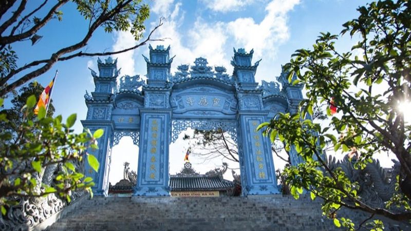 Đền Lĩnh Chúa Linh Từ Bà Nà Hills