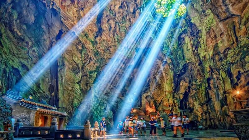 Động Hoa Nghiêm Ngũ Hành Sơn