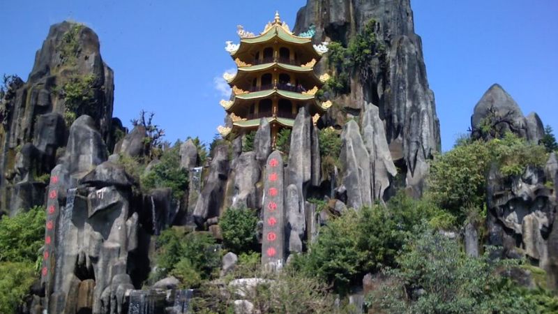 Động Hoa Nghiêm Ngũ Hành Sơn