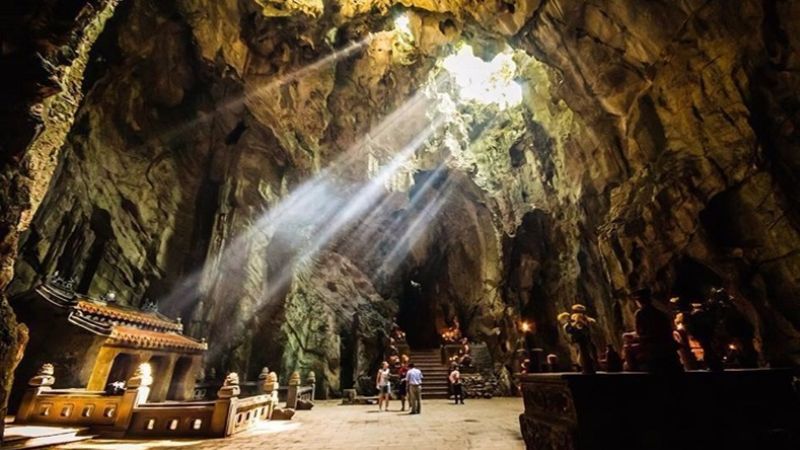 Động Hoa Nghiêm Ngũ Hành Sơn