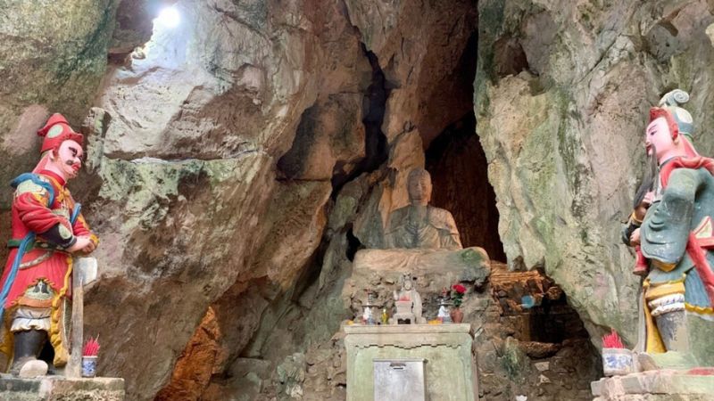 Động Tàng Chơn Ngũ Hành Sơn