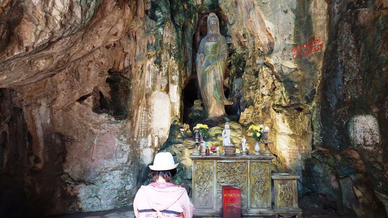 Động Tàng Chơn Ngũ Hành Sơn