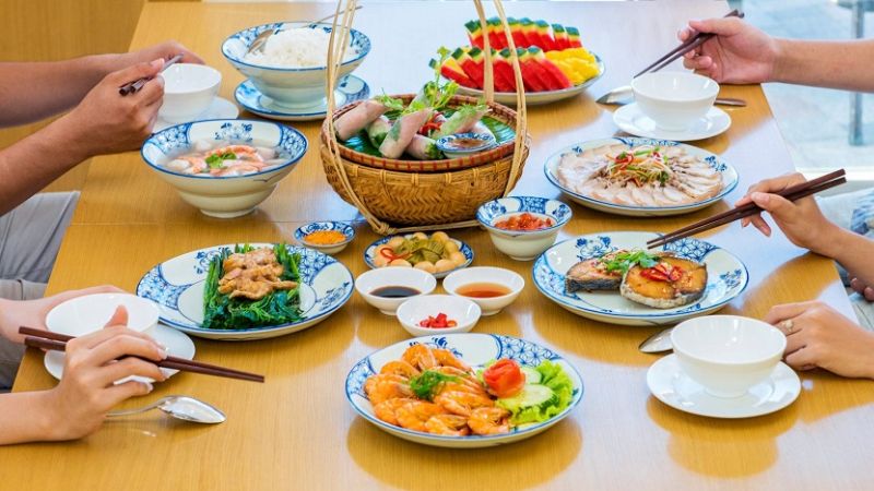 Trần Nhân Tông và khu phía ngoài phố cổ