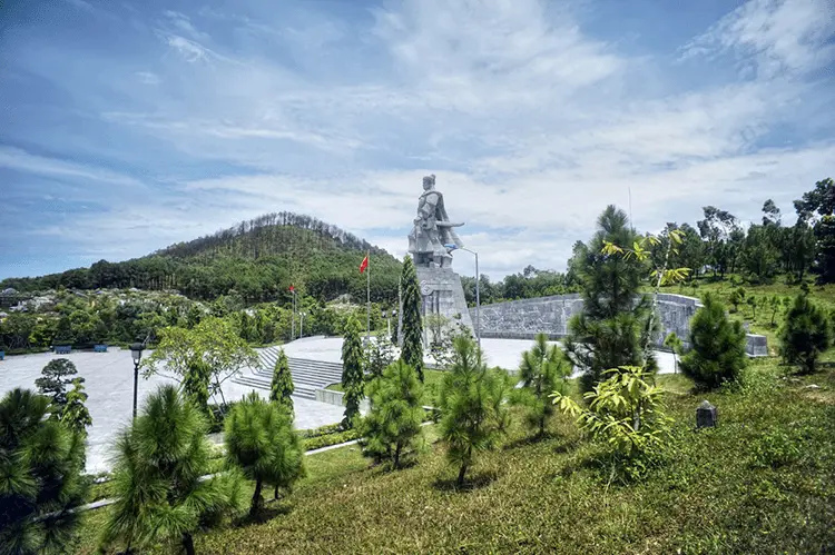  Núi Bân Huế - Di tích lịch sử, chứng nhân cho hào khí Tây Sơn 