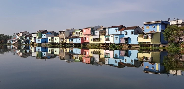 hố cổ Bao Vinh Huế bên sông Hương