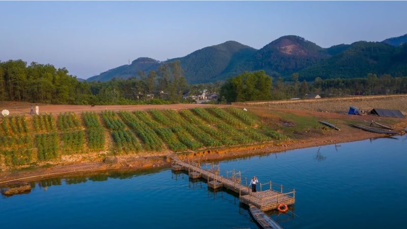 suoi-thac-ho-o-hue-2.jpg Hồ Khe Ngang