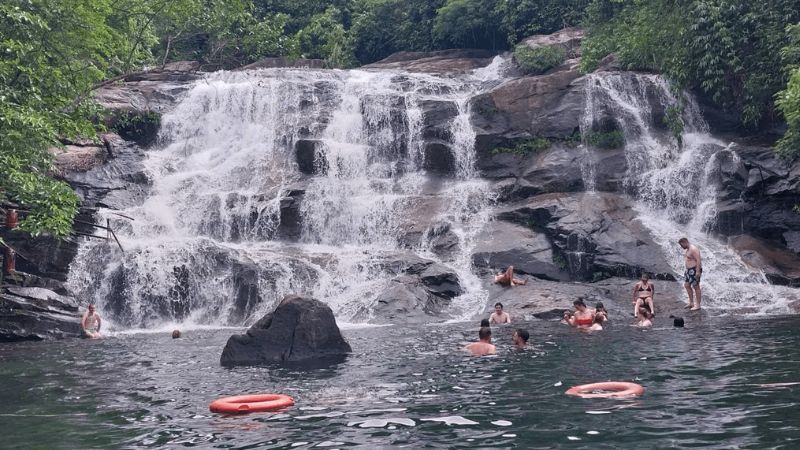 suoi-thac-ho-o-hue-6.jpg Thác Nhị Hồ