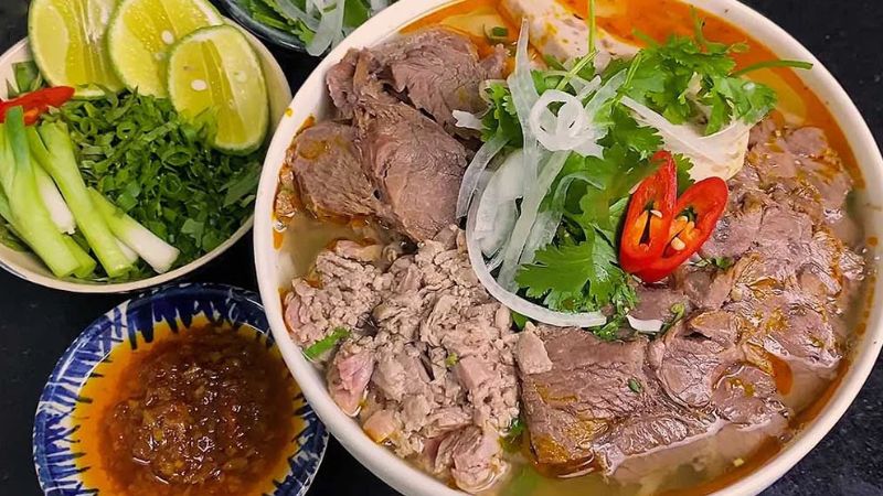 Trải Nghiệm Huế: Về Đêm, Ca Huế Trên Sông Hương Và Cồn Hến